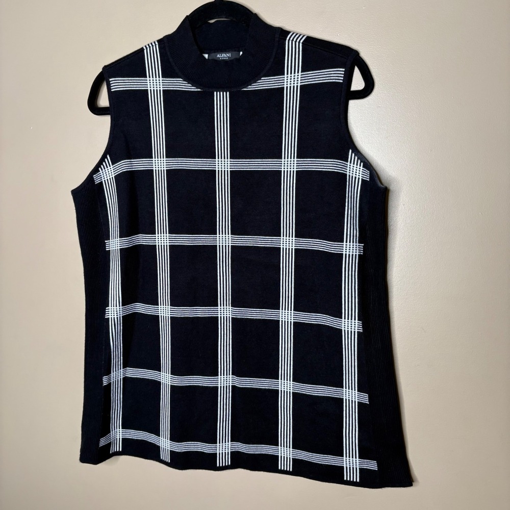 Alfani Woman Top Sz 1X Black  White Plaid Sleeveless Mock Neck Sweater Top